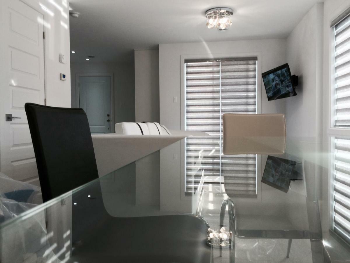 Luxury Two Story Villa Unit A Laval Kültér fotó