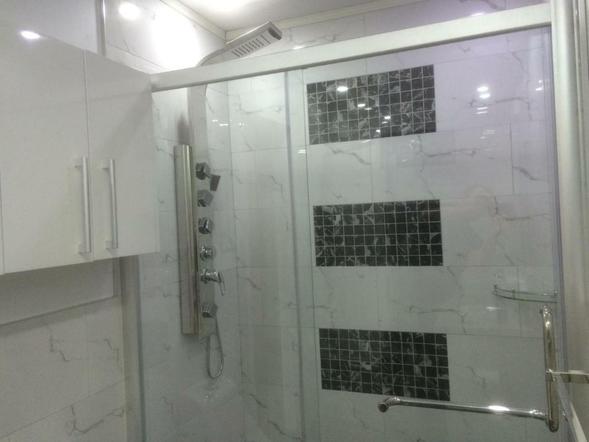 Luxury Two Story Villa Unit A Laval Kültér fotó